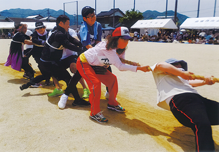 「力を込めて、ヨイショ～」